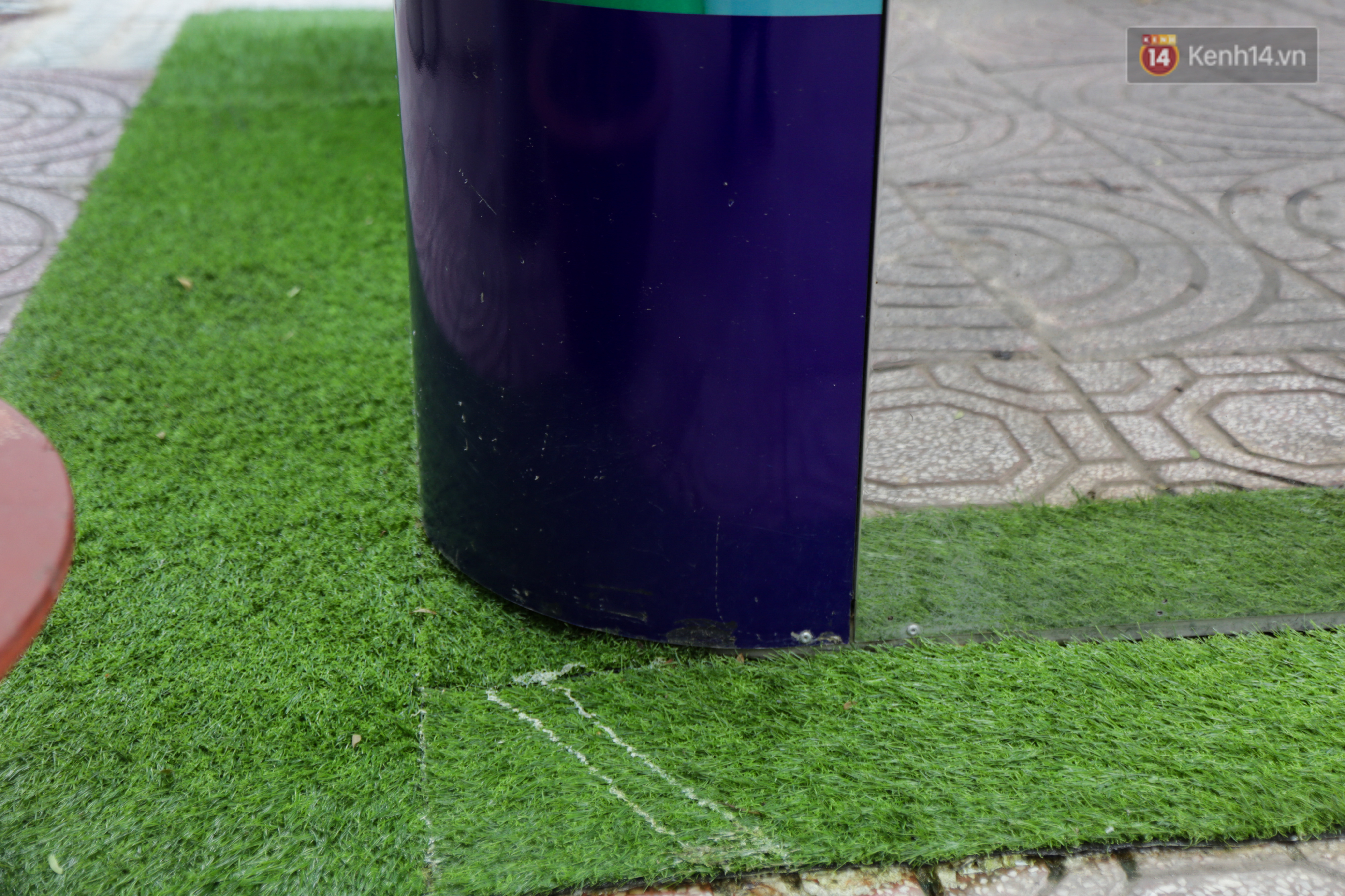 Cận cảnh nhà vệ sinh miễn phí vận hành bằng năng lượng mặt trời đầu tiên ở Sài Gòn - Ảnh 9. Cận cảnh nhà vệ sinh miễn phí vận hành bằng năng lượng mặt trời đầu tiên ở Sài Gòn - Ảnh 9.