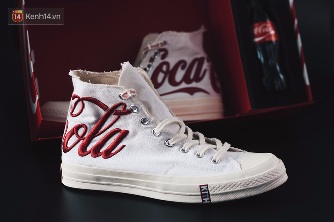 Review tận tay đôi KITH x Coca Cola x Converse Chuck Taylor 1970s, bản giới hạn chỉ có 1000 đôi trên thế giới - Ảnh 1.