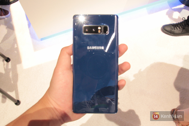 Trên tay nhanh bom tấn Galaxy Note8 vừa ra mắt tại Mỹ: Sao đẹp quá Samsung ơi! - Ảnh 4.