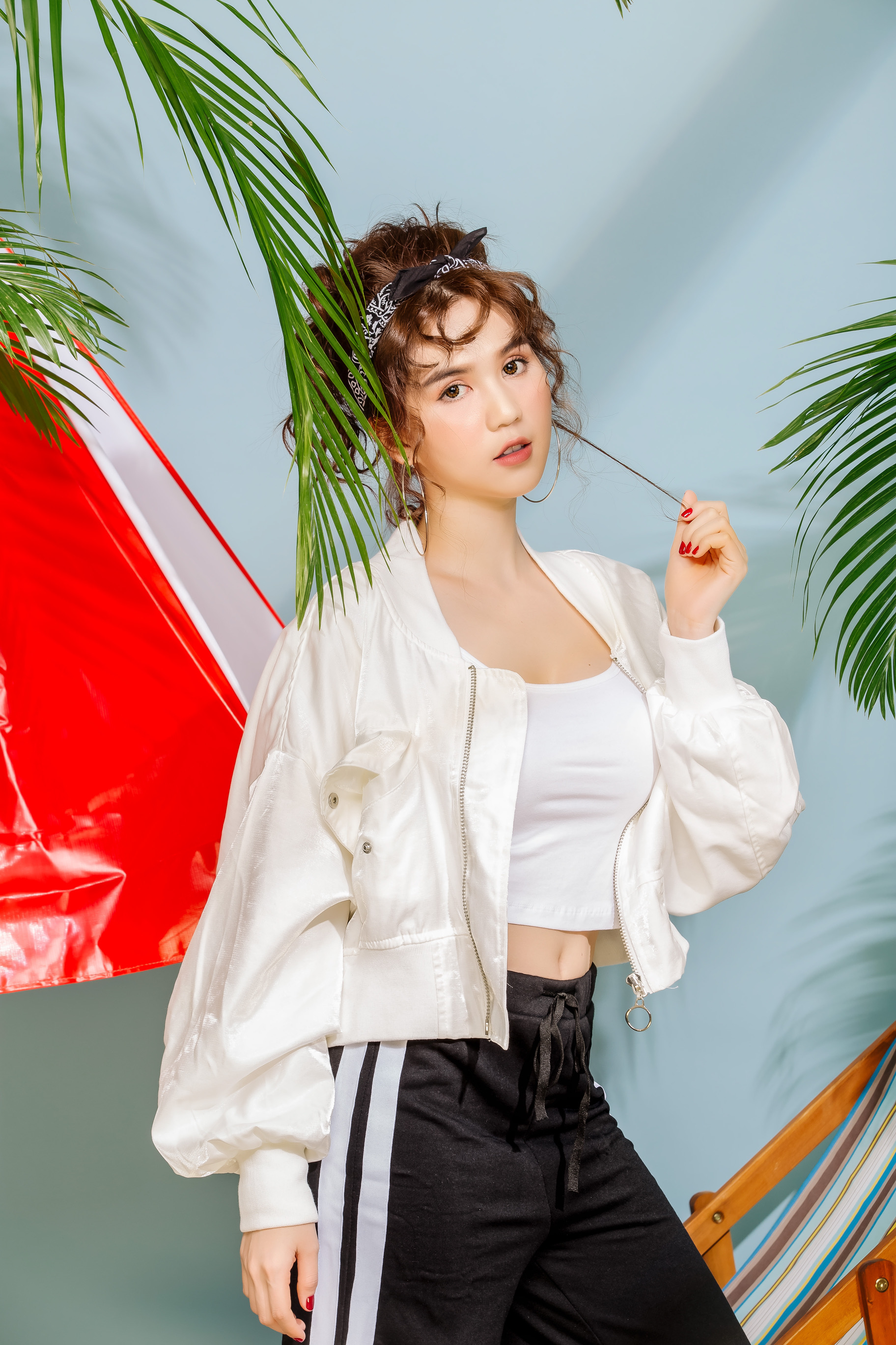 Đổi gi&oacute; với t&oacute;c b&agrave; c&ocirc; H&agrave;n Quốc xoăn t&iacute;t, Ngọc Trinh vẫn kh&ocirc;ng c&oacute; dấu hiệu gi&agrave; đi - Ảnh 4.