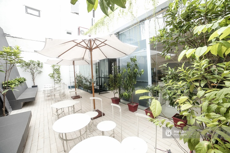 Nhà sách 4 tầng vừa có triển lãm, vừa có cà phê, lại đầy góc chụp ảnh sống ảo đang làm giới trẻ Hà Nội mê mệt - Ảnh 10. Nhà sách 4 tầng vừa có triển lãm, vừa có cà phê, lại đầy góc chụp ảnh sống ảo đang làm giới trẻ Hà Nội mê mệt - Ảnh 10.