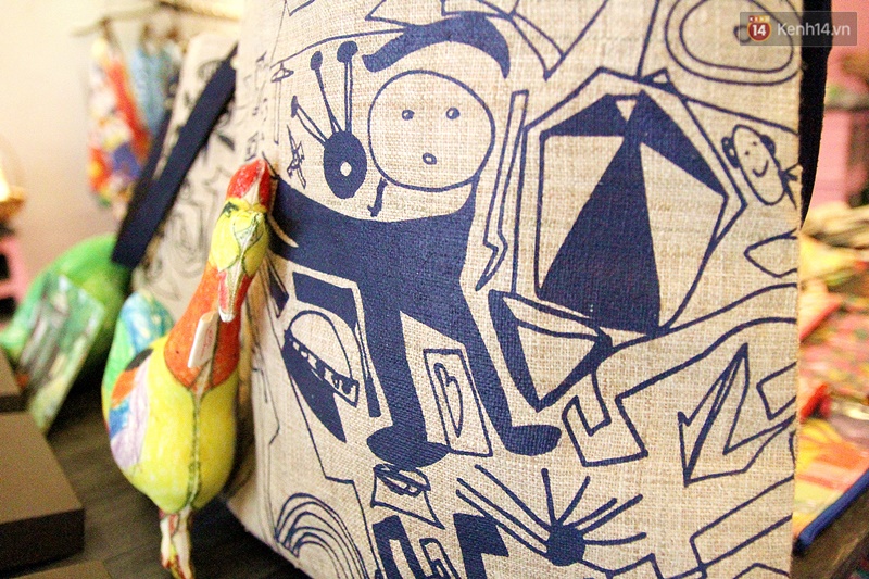 Câu chuyện về Tòhe: Đừng thương hại những họa sĩ nhí mắc bệnh tự kỷ, mà hãy công nhận tài năng của các em - Ảnh 15. Câu chuyện về Tòhe: Đừng thương hại những họa sĩ nhí mắc bệnh tự kỷ, mà hãy công nhận tài năng của các em - Ảnh 15.