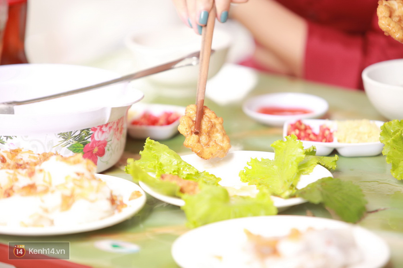 Đói Chưa Nhỉ: Thùy Anh lóng ngóng, về sau Đăng Dũng trong phần thi làm bánh cuốn - Ảnh 6. Đói Chưa Nhỉ: Thùy Anh lóng ngóng, về sau Đăng Dũng trong phần thi làm bánh cuốn - Ảnh 6.