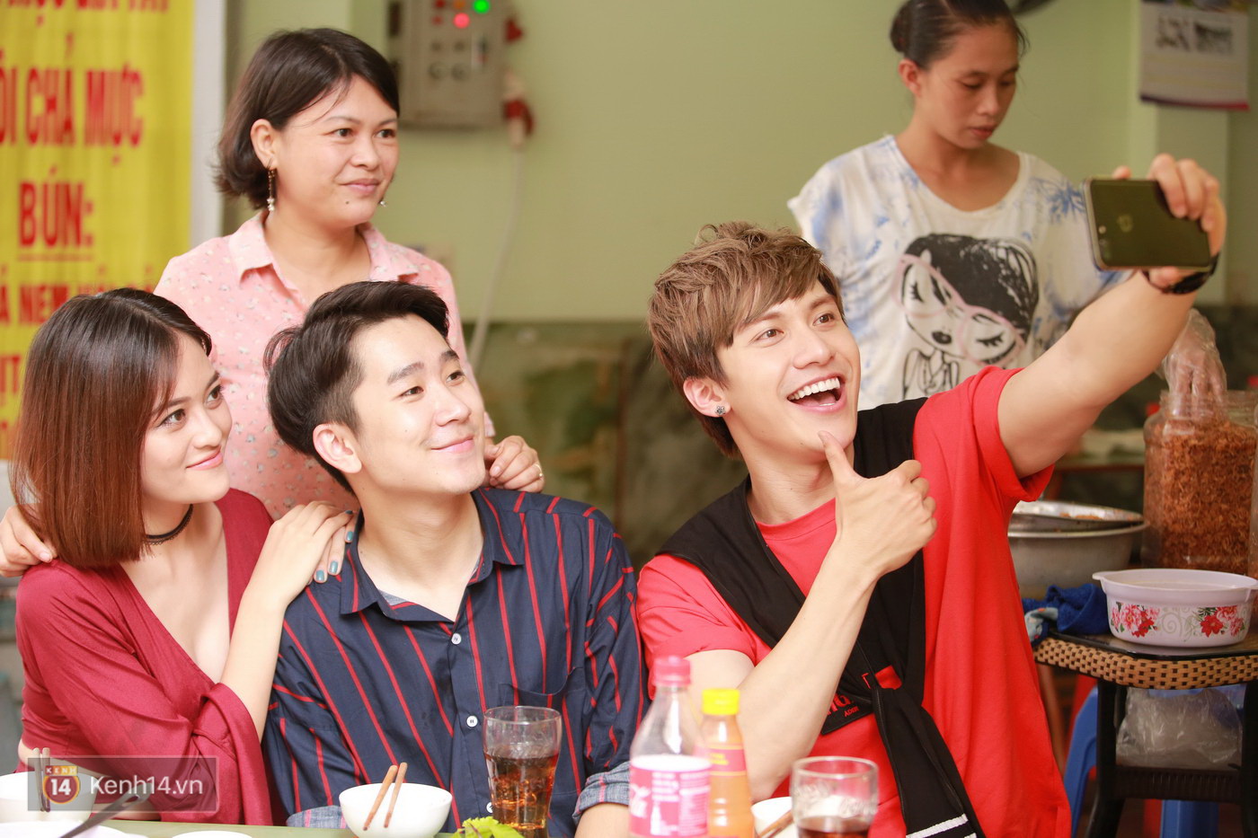 Đói Chưa Nhỉ: Thùy Anh lóng ngóng, về sau Đăng Dũng trong phần thi làm bánh cuốn - Ảnh 12. Đói Chưa Nhỉ: Thùy Anh lóng ngóng, về sau Đăng Dũng trong phần thi làm bánh cuốn - Ảnh 12.