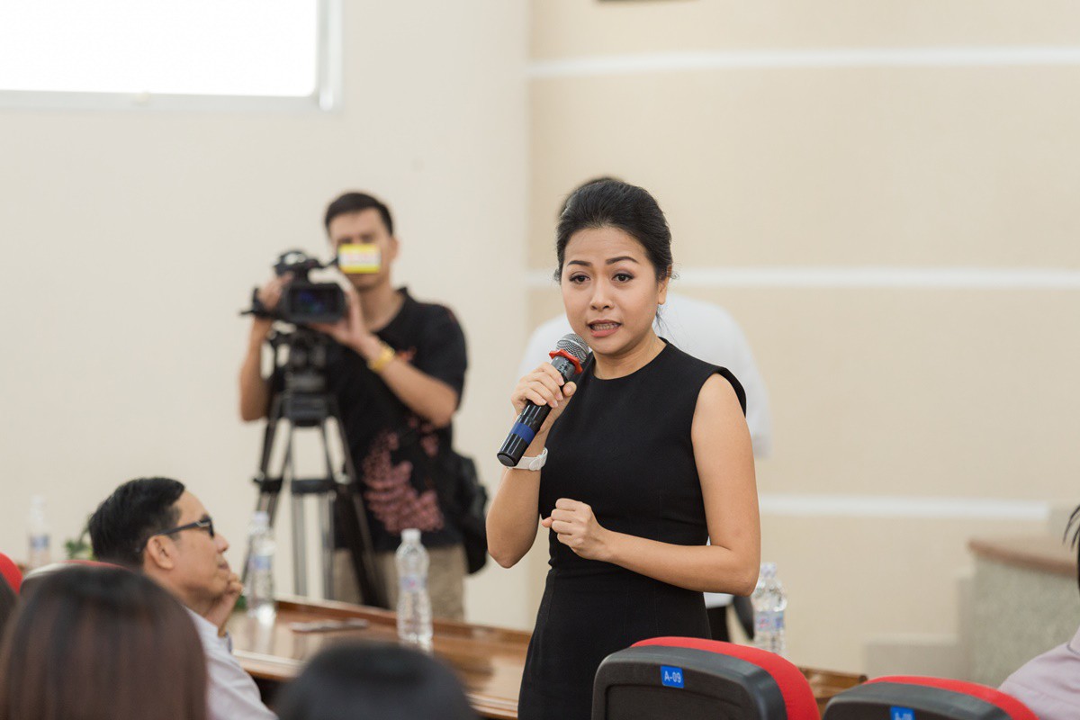 Buổi giao lưu của top 45 Hoa khôi Sinh viên Việt Nam 2017 với các doanh nhân thành đạt - Ảnh 3. Buổi giao lưu của top 45 Hoa khôi Sinh viên Việt Nam 2017 với các doanh nhân thành đạt - Ảnh 3.