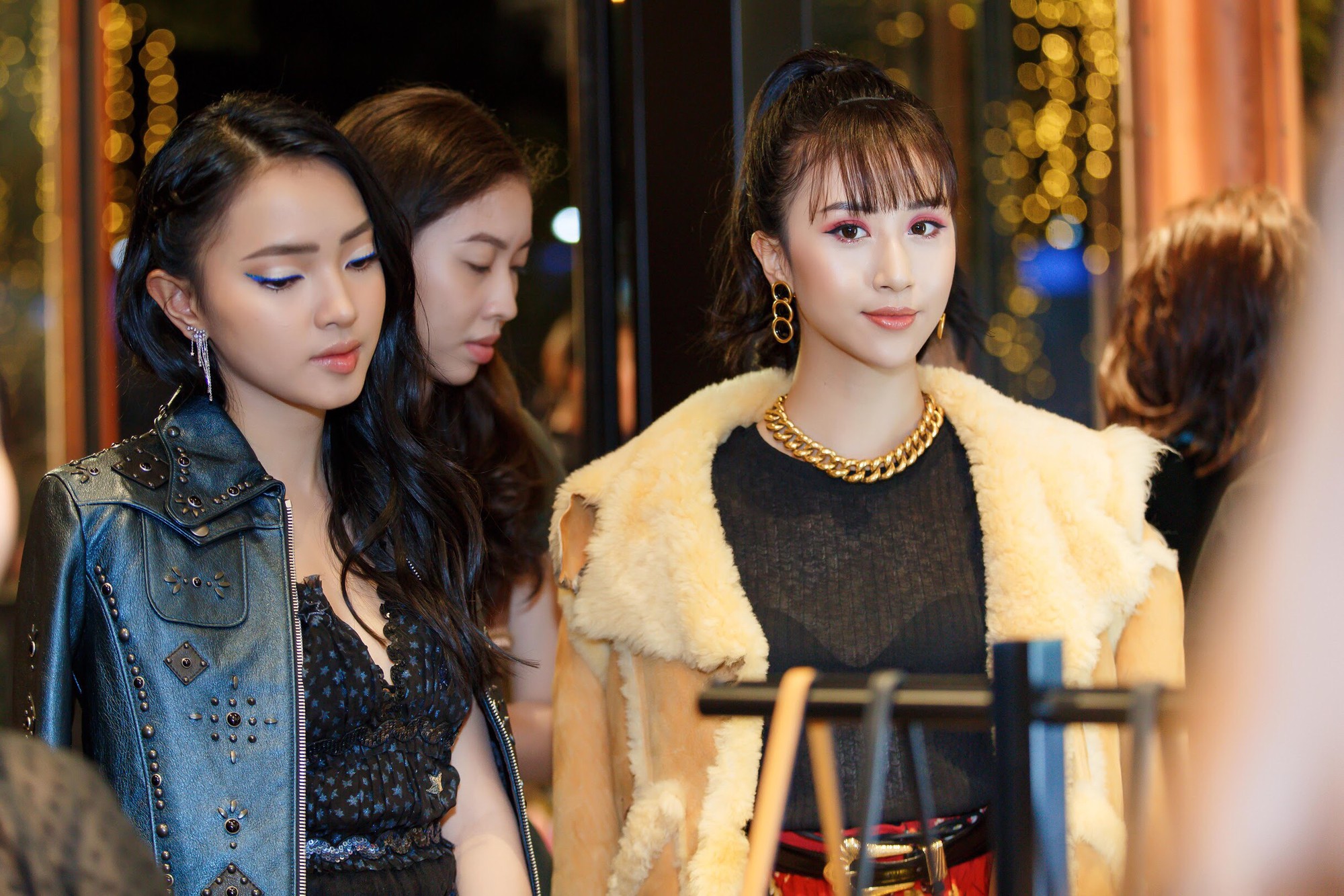 Chi Pu & Quỳnh Anh Shyn cắn răng chịu nóng, mặc lớp trong lớp ngoài đến xông đất cho Coach - Ảnh 9. Chi Pu & Quỳnh Anh Shyn cắn răng chịu nóng, mặc lớp trong lớp ngoài đến xông đất cho Coach - Ảnh 9.