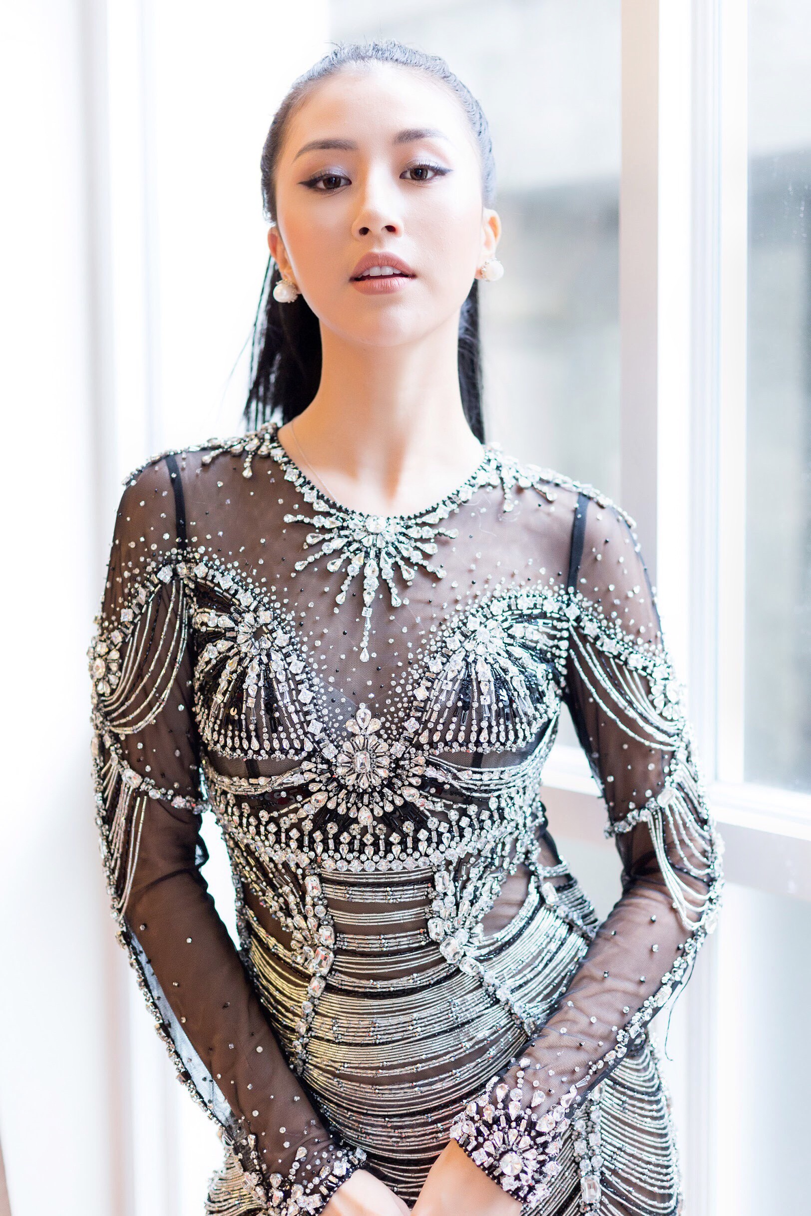Váy sexy trưởng thành của Quỳnh Anh Shyn hóa ra được diva Thu Minh mặc từ 5 tháng trước - Ảnh 2. Váy sexy trưởng thành của Quỳnh Anh Shyn hóa ra được diva Thu Minh mặc từ 5 tháng trước - Ảnh 2.
