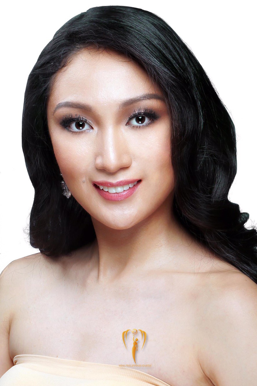 Sự chênh lệch nhan sắc của Hoa hậu Trái đất trước và sau photoshop: Cứ như ảnh avatar facebook và ảnh bị tag vào! - Ảnh 1. Sự chênh lệch nhan sắc của Hoa hậu Trái đất trước và sau photoshop: Cứ như ảnh avatar facebook và ảnh bị tag vào! - Ảnh 1.