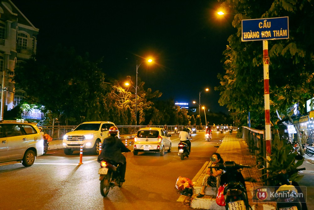 Nghịch lý kỳ lạ ở Sài Gòn: 2 cây cầu song song, người dân chen chúc đến kẹt xe trên cây cầu sắt cũ và hẹp - Ảnh 7. Nghịch lý kỳ lạ ở Sài Gòn: 2 cây cầu song song, người dân chen chúc đến kẹt xe trên cây cầu sắt cũ và hẹp - Ảnh 7.