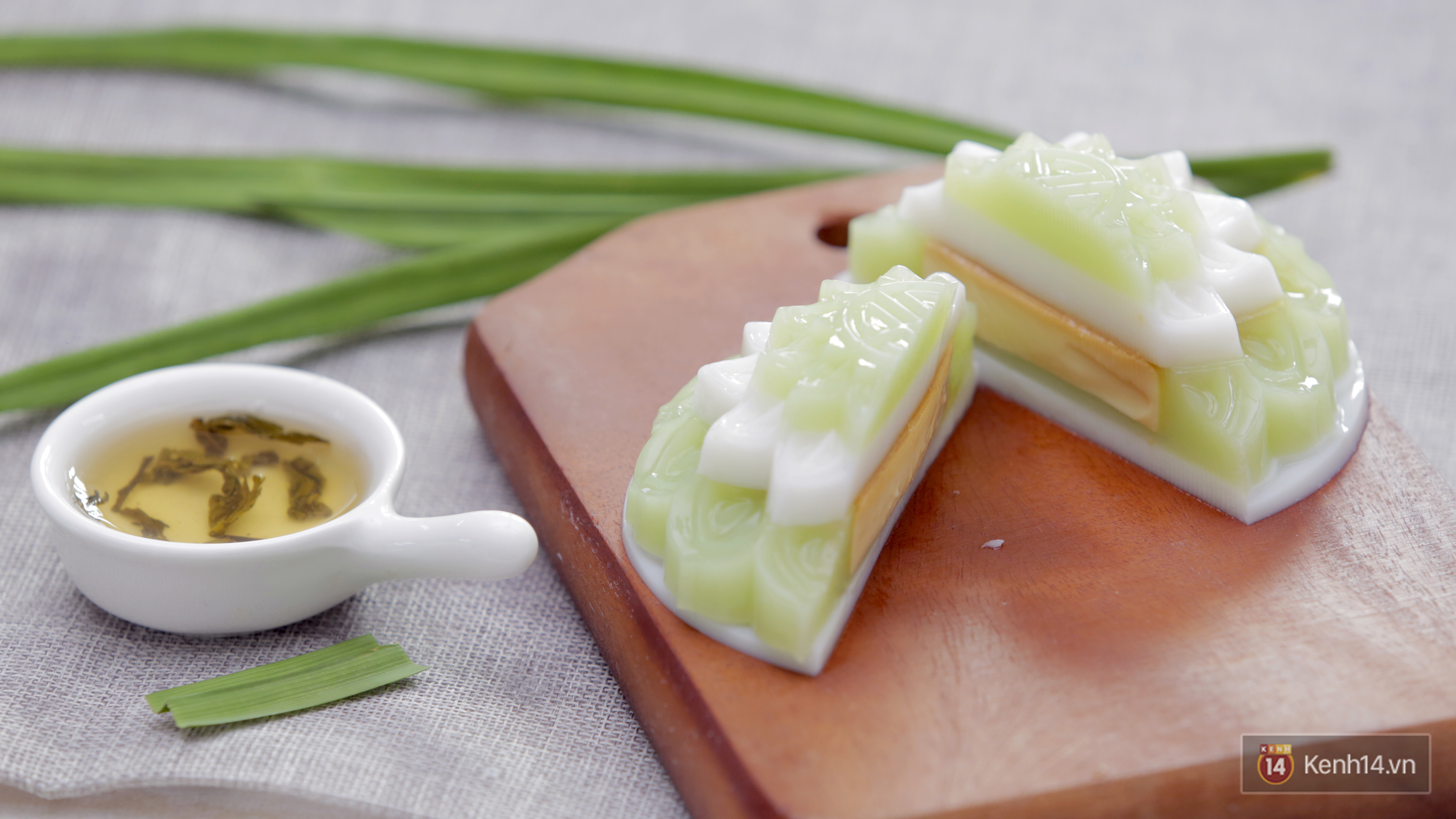 Nhà không có lò nướng vẫn có thể làm bánh Trung thu thạch rau câu thơm ngon, béo ngậy - Ảnh 9. Nhà không có lò nướng vẫn có thể làm bánh Trung thu thạch rau câu thơm ngon, béo ngậy - Ảnh 9.