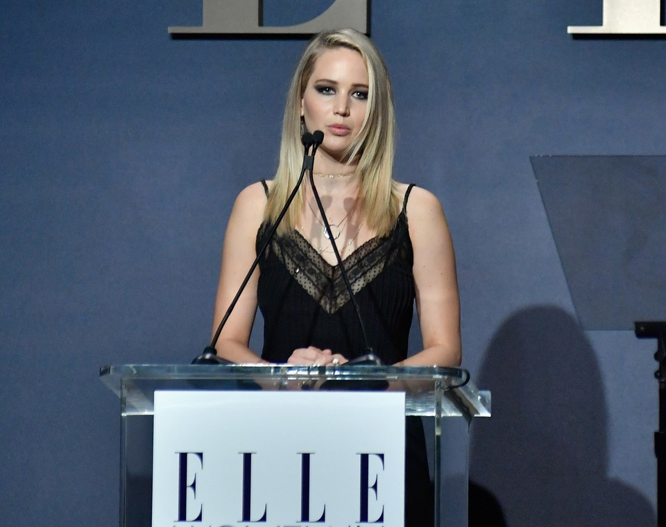 Jennifer Lawrence vạch trần mặt tối Hollywood: Tôi từng bị ép khỏa thân tập thể và bị gạ tình - Ảnh 2.