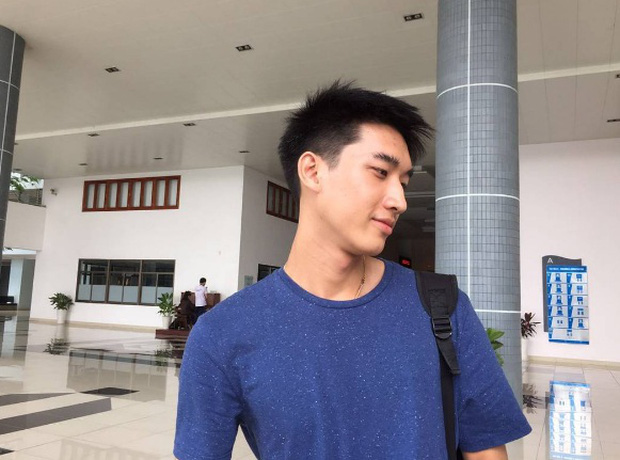 Cư d&acirc;n mạng bấn loạn với ch&agrave;ng du học sinh L&agrave;o đẹp trai, cao 1m85 v&agrave; th&ocirc;ng thạo 3 thứ tiếng ở ĐH T&ocirc;n Đức Thắng - Ảnh 2.