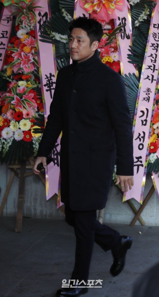 R&ograve; rỉ h&igrave;nh ảnh b&ecirc;n trong đ&aacute;m cưới b&iacute; mật của kiều nữ Gia đ&igrave;nh l&agrave; số một Park Ha Sun - Ảnh 12.