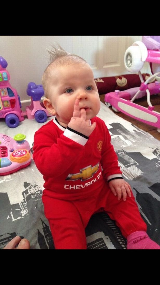 Cô bé 3 tuổi cực dễ thương, thuộc làu tên đội hình Man Utd - Ảnh 6.