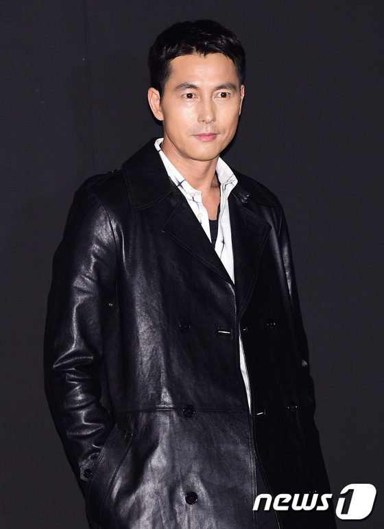 Mỹ nh&acirc;n mặt đơ lộ nhiều vết tấy đỏ, Park Hyung Sik của Do Bong Soon điển trai b&ecirc;n d&agrave;n mỹ nam - Ảnh 16.