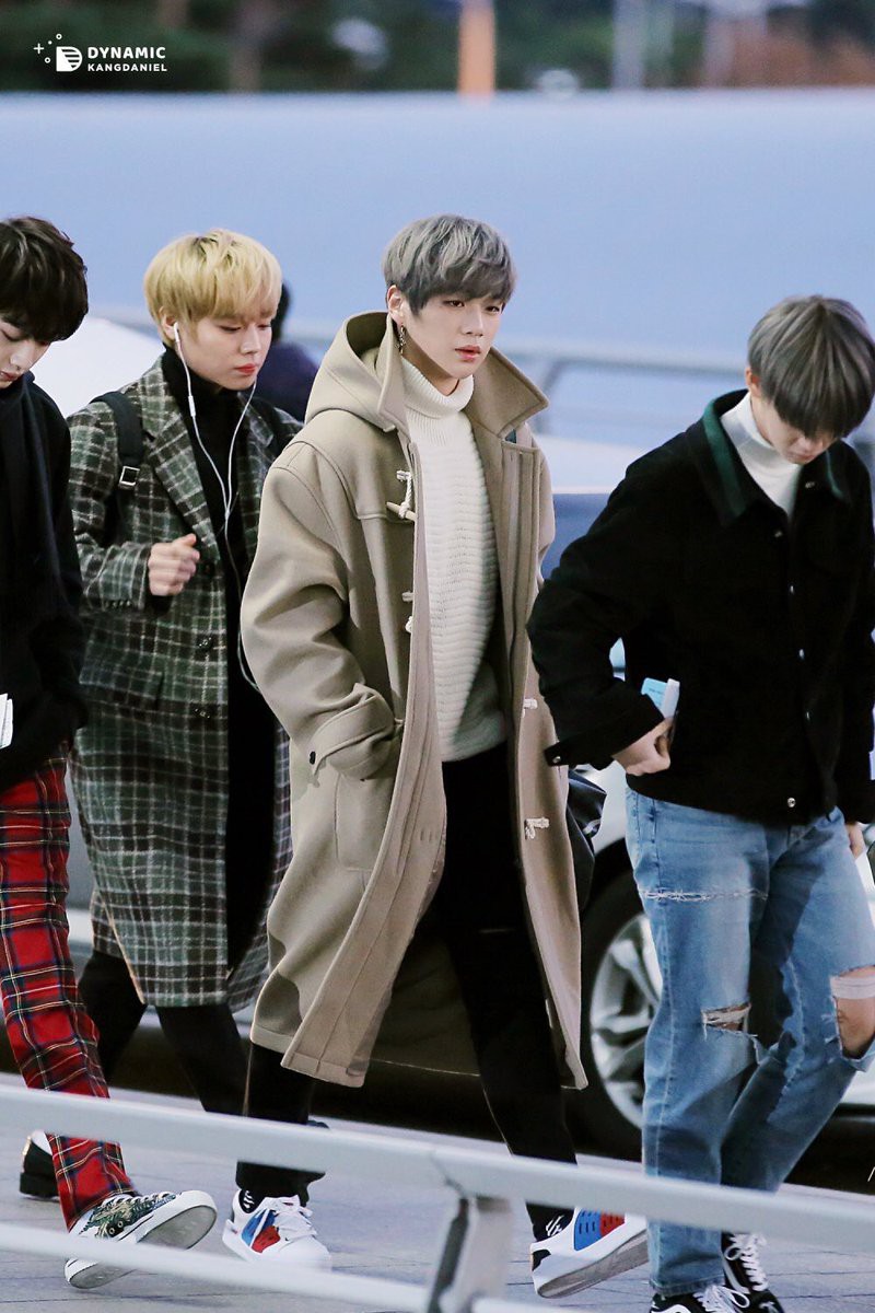 Dạo này Center quốc dân Kang Daniel chỉ đi giày trắng và đây là lí do - Ảnh 4.