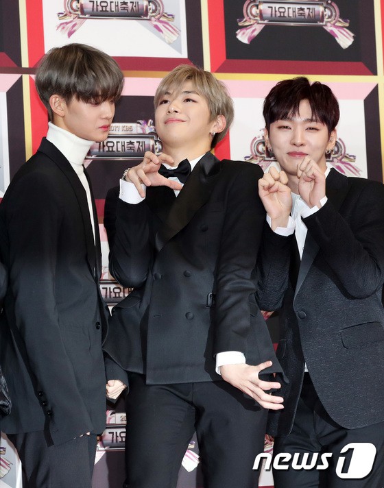 Thảm đỏ KBS Gayo Daejun: Gương mặt đẹp trai nhất thế giới thi diễn sâu bên EXO, Wanna One, Joy và Umji đọ sắc nữ thần - Ảnh 13.