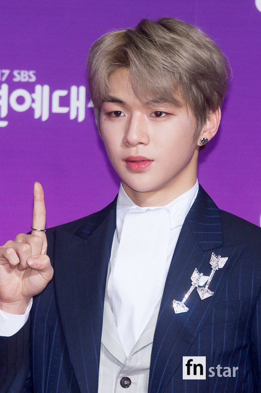 kangdaniel1-1514648542180.jpg