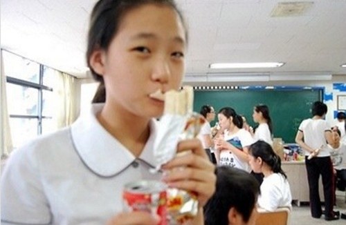 Loạt ảnh chứng minh Kim Go Eun ch&iacute;nh l&agrave; một c&ocirc; d&acirc;u y&ecirc;u tinh đ&iacute;ch thực - Ảnh 2.