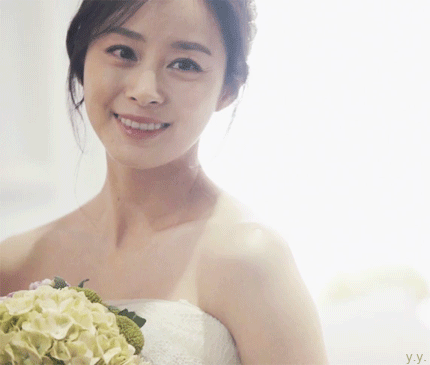 Trước ngày lên xe hoa, netizen truyền tay loạt ảnh Kim Tae Hee mặc váy cưới đẹp như nữ thần - Ảnh 4.