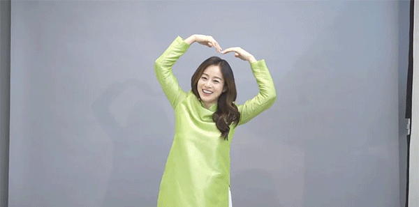 Cư dân mạng xuýt xoa với vẻ đẹp tựa nữ thần của Kim Tae Hee trong tà áo dài dù đang mang bầu - Ảnh 5.