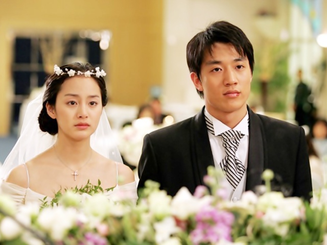 Trước ngày lên xe hoa, netizen truyền tay loạt ảnh Kim Tae Hee mặc váy cưới đẹp như nữ thần - Ảnh 7.