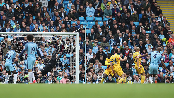 Tuyệt phẩm giúp Leicester trụ hạng lọt Top bàn thắng đẹp vòng 36 - Ảnh 6.