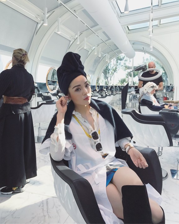 Tới Milan Fashion Week, Kỳ Duyên đầu tư kỹ lưỡng và xuất hiện ngay trên hàng ghế đầu show Moschino - Ảnh 14.