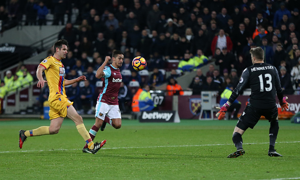 Tuyệt phẩm bắn hạ Man City lọt tốp bàn thắng đẹp nhất vòng 21 - Ảnh 2.
