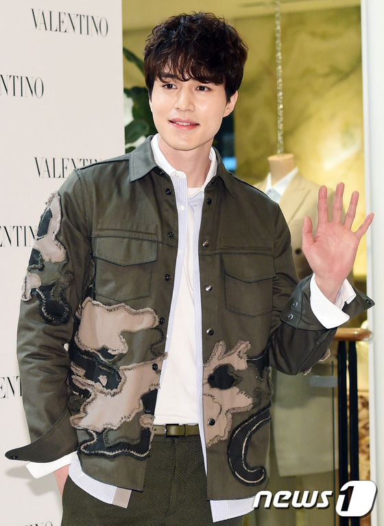 Seolhyun đẹp ngỡ ng&agrave;ng, Lee Dong Wook đọ vẻ điển trai c&ugrave;ng d&agrave;n mỹ nam tại sự kiện - Ảnh 8.