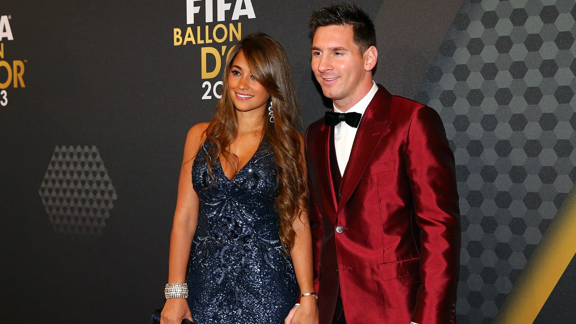 Antonella Roccuzzo: mỹ nhân khiến trái tim nhút nhát của Messi xao xuyến  hơn 20 năm