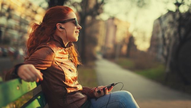 Để bảo vệ đôi tai của bạn, hãy làm ngay 5 điều này khi nghe nhạc trên smartphone - Ảnh 3.