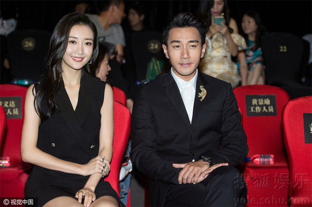 Chồng Dương Mịch tươi cười rạng rỡ b&ecirc;n t&igrave;nh nh&acirc;n khi scandal ngoại t&igrave;nh lắng xuống - Ảnh 1.