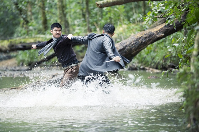 Người hùng Cường Seven leo rào, vượt tường dễ như ăn kẹo trong “Lôi Báo” - Ảnh 10.