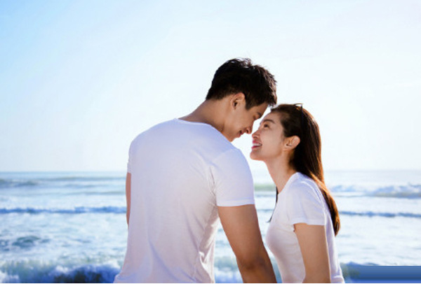 Công khai hẹn hò mới được 4 tháng, Lý Băng Băng đã có thai với tình trẻ kém 15 tuổi? - Ảnh 1.