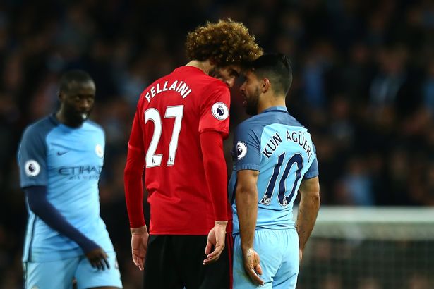 Fan Man Utd muốn treo giò Fellaini 18 tháng vì húc đầu Aguero - Ảnh 2.