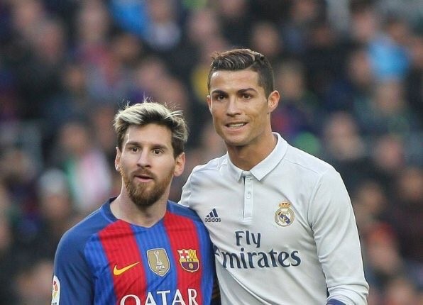 Messi: Xem hình ảnh về siêu sao bóng đá Messi và thưởng thức những kĩ năng điêu luyện của anh ta trên sân cỏ. Quả bóng luôn tìm đến chân của Messi khiến ông trở thành một trong những cầu thủ xuất sắc nhất thế giới.