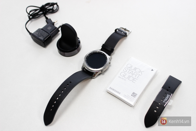 Cận cảnh smartwatch Gear S3 Classic: ngoại h&igrave;nh lịch l&atilde;m, pin tr&acirc;u hơn v&agrave; nhiều t&iacute;nh năng hữu &iacute;ch - Ảnh 1.
