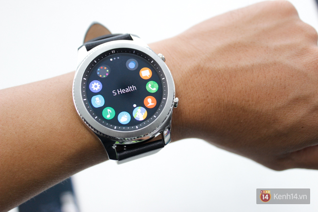 Cận cảnh smartwatch Gear S3 Classic: ngoại h&igrave;nh lịch l&atilde;m, pin tr&acirc;u hơn v&agrave; nhiều t&iacute;nh năng hữu &iacute;ch - Ảnh 10.