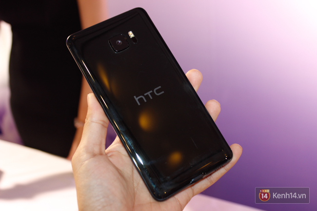 HTC chính thức giới thiệu HTC U Ultra tại thị trường Việt Nam: ngôn ngữ thiết kế mới, loại bỏ cổng tai nghe, hai màn - Ảnh 4.