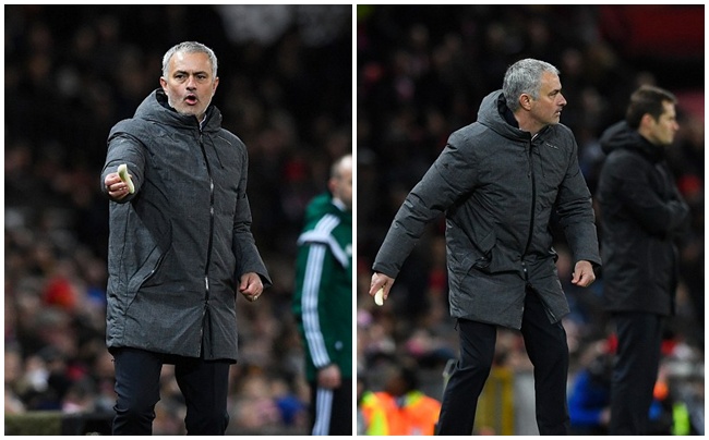 Mourinho b&oacute;c chuối cho học tr&ograve; ăn ngay tr&ecirc;n s&acirc;n - Ảnh 1.