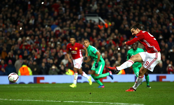 Ibrahimovic lập hat-trick, Man Utd  thắng tưng bừng tại Europa League - Ảnh 13.