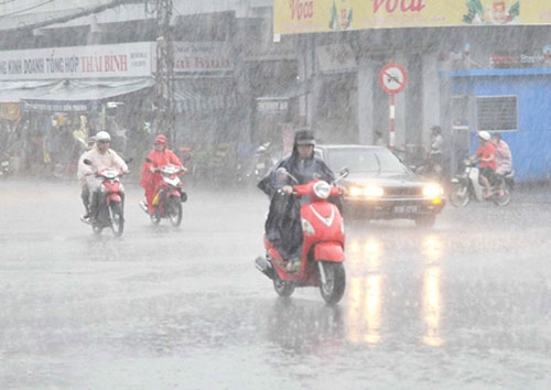 Chiều và tối nay Bắc Bộ mưa rào và giông, kết thúc chuỗi ngày nắng nóng kỷ lục - Ảnh 1.