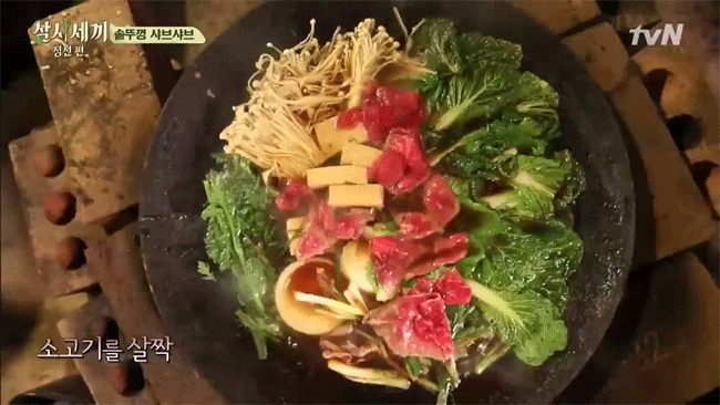 Xem cách Park Shin Hye nấu lẩu, bạn sẽ thấy món lẩu shabu shabu dễ nấu vô cùng - Ảnh 5. Xem cách Park Shin Hye nấu lẩu, bạn sẽ thấy món lẩu shabu shabu dễ nấu vô cùng - Ảnh 5.