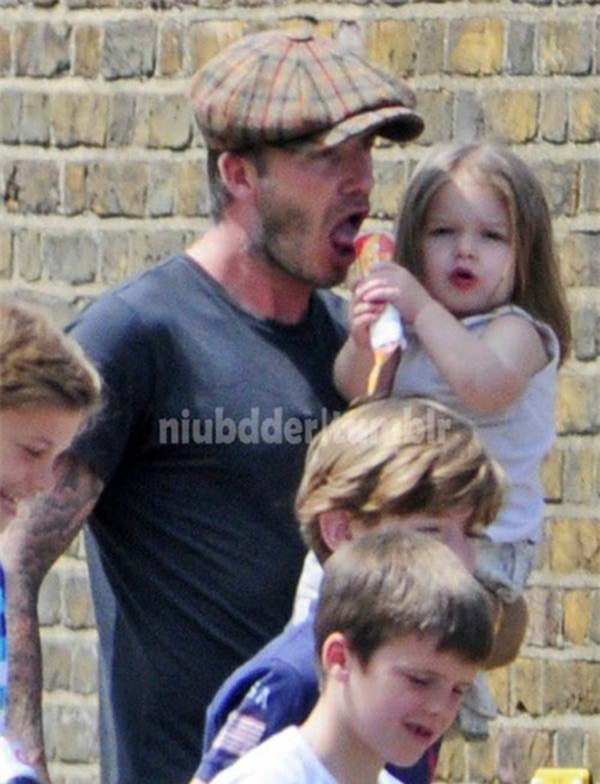 Harper Beckham: Công chúa tí hon trong vòng tay bố khiến cả thế giới phát cuồng giờ đã thành cô bé 6 tuổi phổng phao! - Ảnh 17.