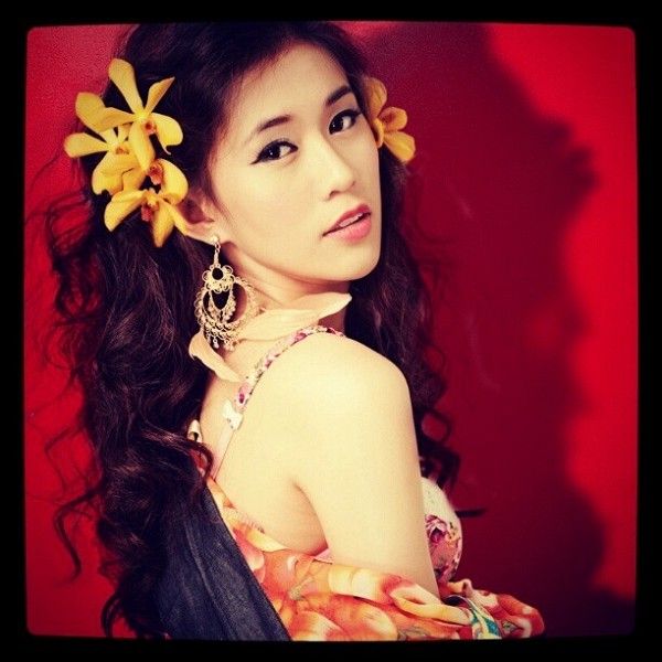 Bức ảnh đầu tiên trên Instagram của các hot girl Việt nổi tiếng trông như thế nào? - Ảnh 11.