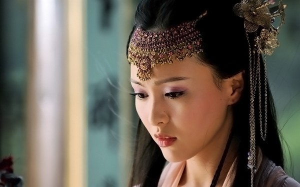 6 nữ diễn viên xứ Trung từng khổ sở đến hộc cả máu trên màn ảnh - Ảnh 12.