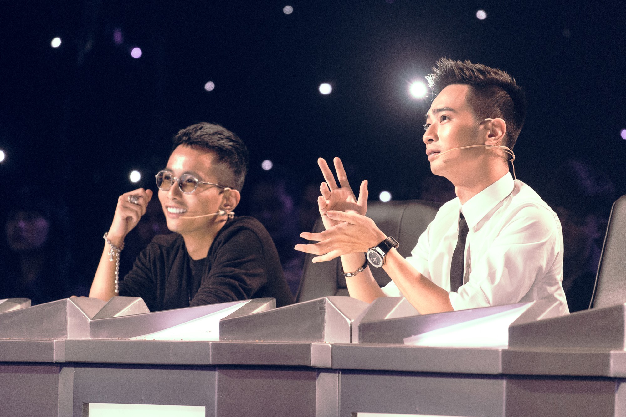 SlimV: Không đồng tình khi Dương Cầm không coi một số cá nhân là ca sĩ! SlimV: Không đồng tình khi Dương Cầm không coi một số cá nhân là ca sĩ!