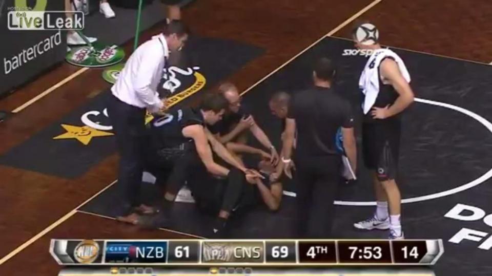 Askarlar jinsiy porno Larisa Dolina butunlay yalangoch