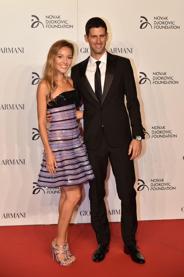 Djokovic bị nghi nghiện chuyện ấy như Tiger Woods - Ảnh 1.